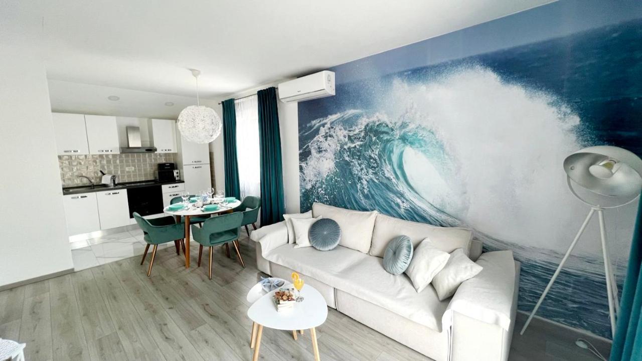 Malibu Apartment
