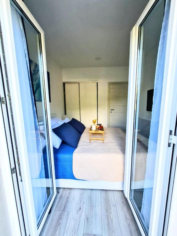 Malibu Apartment